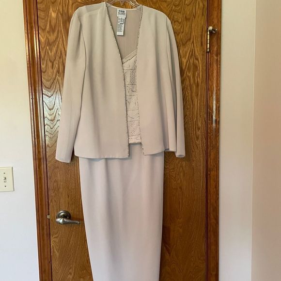 Dresses & Skirts - R & M Richard’s Size 12 Two piece ladies tan dress